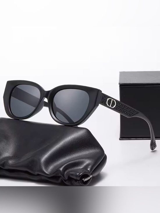 & Other Stories Accessories - & Other Stories Black Cat-Eye Sunglasses with Textured Temples